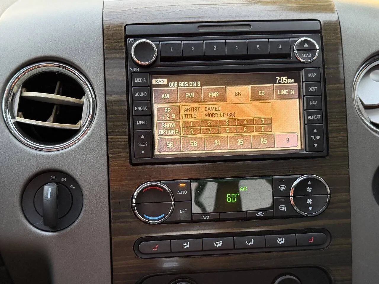 Used 2008 Lincoln Mark LT 4x4 image 24