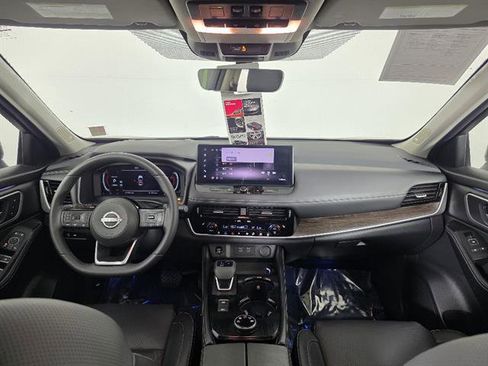 Used 2024 Nissan Rogue Platinum w/ Platinum Premium Package AWD/4WD image 31