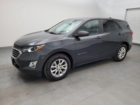 Used 2020 Chevrolet Equinox LS w/ LS Convenience Package FWD image 2