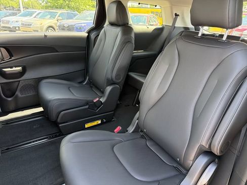 New 2027 Kia Carnival SX w/ Dark Edition Package FWD image 20