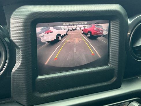 Used 2022 Jeep Wrangler Unlimited Sport image 19