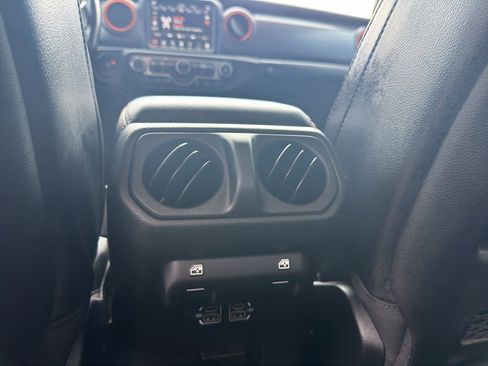 Used 2021 Jeep Gladiator Mojave AWD/4WD image 35