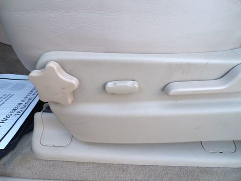 Used 2010 Chevrolet Avalanche LT w/ Suspension Package, Off-Road image 16