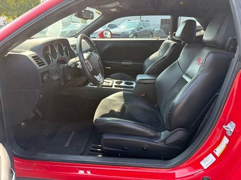 Used 2014 Dodge Challenger R/T RWD image 10