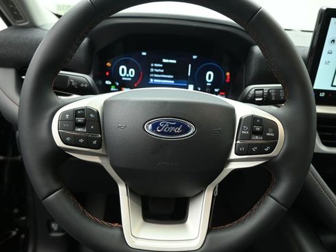 New 2026 Ford Explorer Active RWD image 13