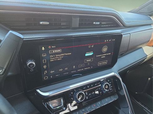 Used 2024 GMC Sierra 2500 Denali Ultimate image 16