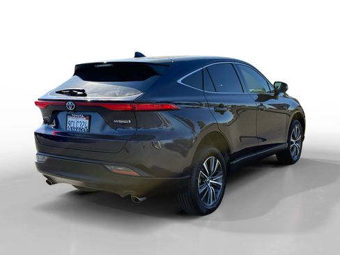 Used 2022 Toyota Venza LE AWD/4WD image 5
