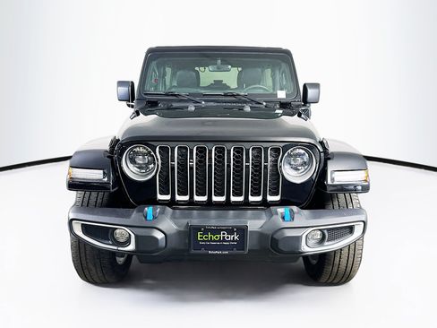 Used 2023 Jeep Wrangler Unlimited Sahara w/ Cold Weather Group AWD/4WD image 2