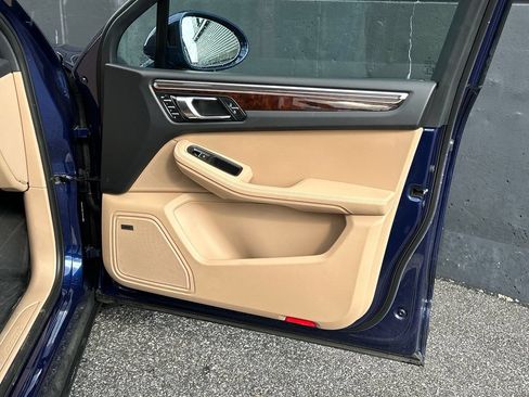Certified 2026 Porsche Macan AWD/4WD image 13