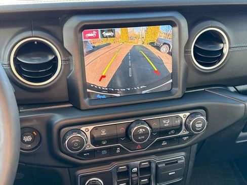 Used 2023 Jeep Wrangler Unlimited Rubicon 4xe image 33