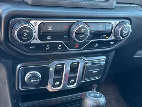 Used 2021 Jeep Wrangler Sport S image 30