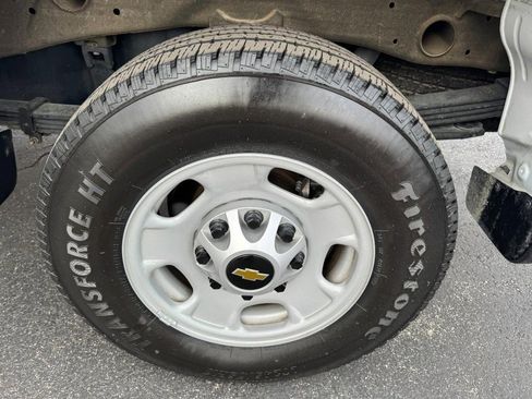 Used 2024 Chevrolet Silverado 2500 LT image 7