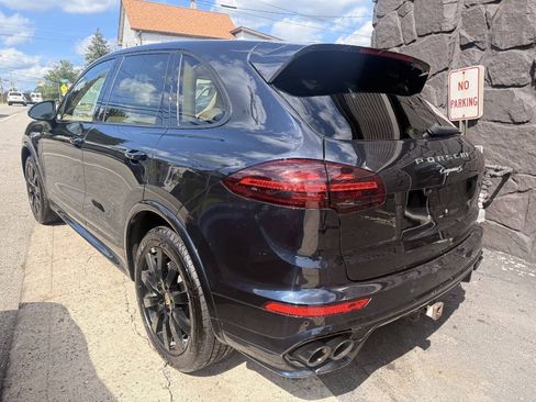 Used 2016 Porsche Cayenne S AWD/4WD image 7