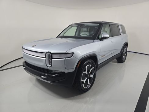 Used 2024 Rivian R1S Adventure AWD/4WD image 1