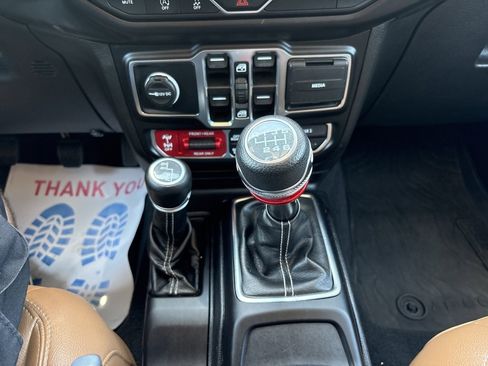 Used 2020 Jeep Gladiator Rubicon w/ Uconnect 4C Nav & Sound Group image 33