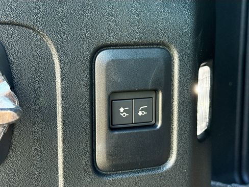 New 2026 Land Rover Defender 110 X AWD/4WD image 13