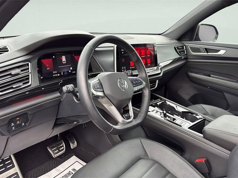 Used 2025 Volkswagen Atlas Cross Sport SEL R-Line image 24