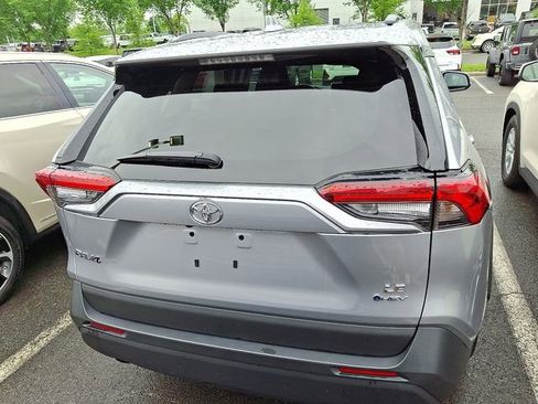 Used 2025 Toyota RAV4 LE AWD/4WD image 5