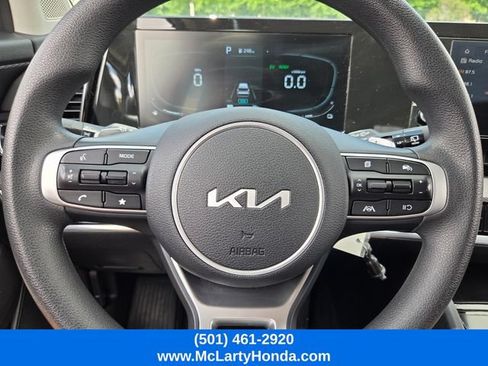 Used 2025 Kia Sportage LX AWD/4WD image 28