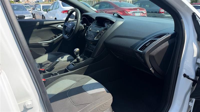 Used 2017 Ford Focus ST FWD image 7
