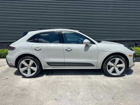 Certified 2023 Porsche Macan AWD/4WD image 10