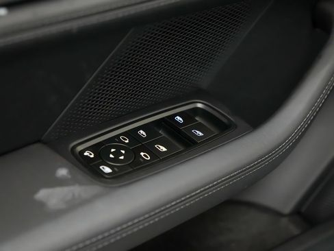 New 2026 Porsche Taycan image 24