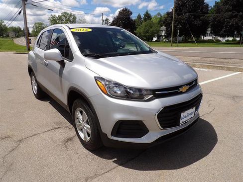 Certified 2022 Chevrolet Trax LS w/ Tint and Cruise Package AWD/4WD image 7
