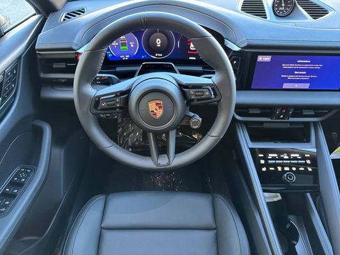 New 2026 Porsche Macan 4S Electric AWD/4WD image 16