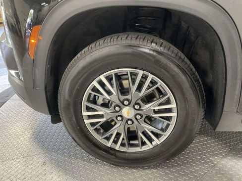 Used 2025 Chevrolet Traverse LT AWD/4WD image 10