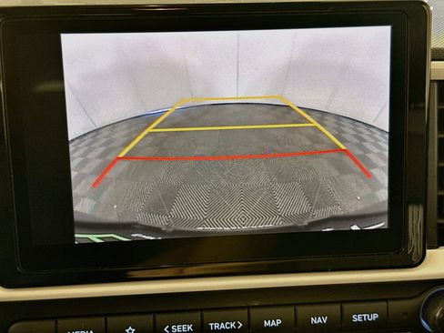 Used 2025 Hyundai Venue Limited FWD image 23