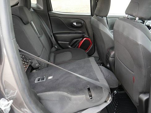 Used 2018 Jeep Renegade Trailhawk w/ Cold Weather Group II image 47