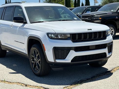 New 2026 Jeep Grand Cherokee L 2WD image 11