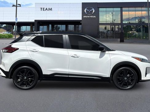 Used 2024 Nissan Kicks SR FWD image 3