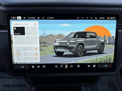 Used 2023 Rivian R1T Adventure image 24