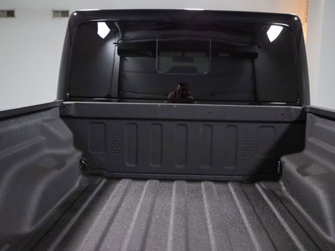 Used 2025 Jeep Gladiator Sport image 28