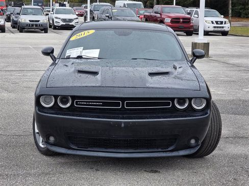 Used 2015 Dodge Challenger SXT Plus image 2