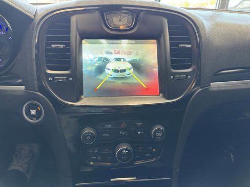 Used 2018 Chrysler 300 S w/ 300S Premium Group RWD image 17