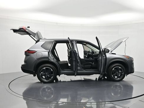 Certified 2024 Nissan Rogue SV FWD image 47