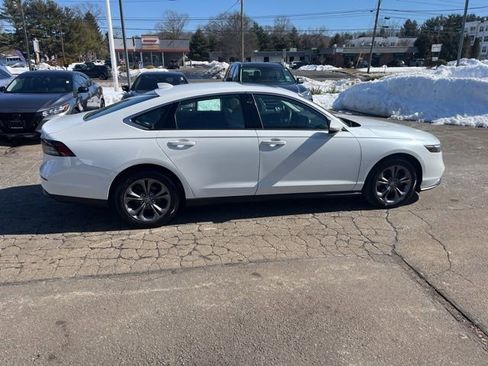 Used 2024 Honda Accord EX image 16