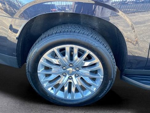 Used 2023 Chevrolet Suburban RST w/ Luxury Package image 20