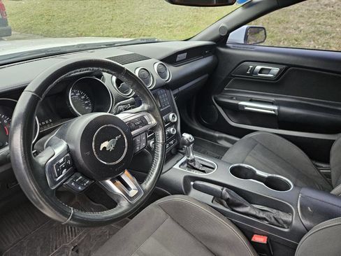 Used 2019 Ford Mustang Coupe image 10