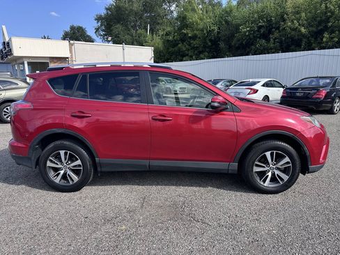 Used 2016 Toyota RAV4 XLE AWD/4WD image 4