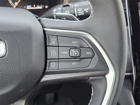 New 2025 Jeep Grand Cherokee L Limited w/ Black Appearance Package image 30