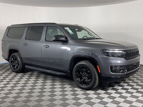 New 2025 Jeep Wagoneer L Series II image 2