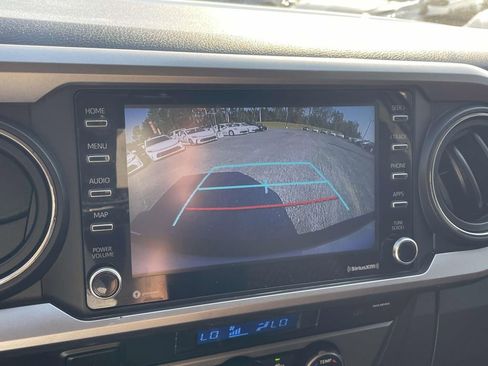 Used 2022 Toyota Tacoma SR5 w/ Technology Package image 19