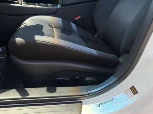 Used 2016 Nissan Altima 2.5 SR FWD image 11