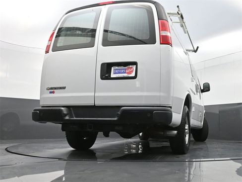 Used 2020 Chevrolet Express 2500 Work Van w/ Driver Convenience Package image 26