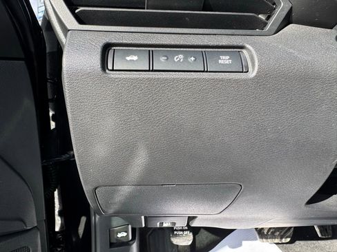 Used 2024 Nissan Altima 2.5 SV image 16