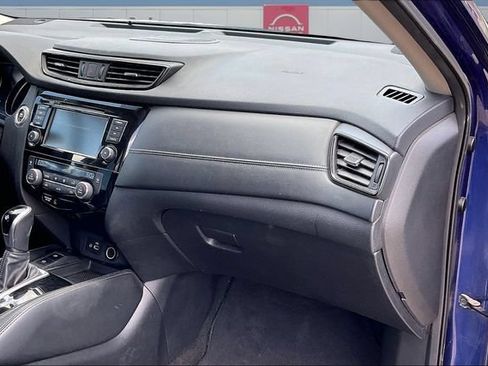 Used 2020 Nissan Rogue SL FWD image 25