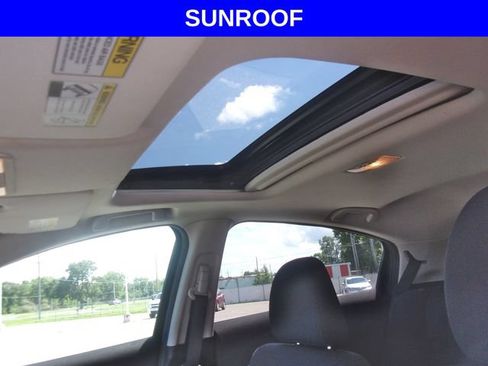 Used 2017 Honda HR-V EX image 2